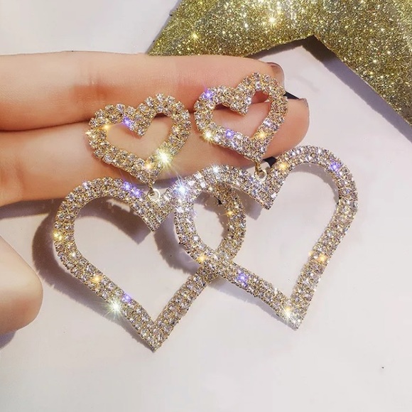 🌟 Gold Plated Rhinestone Heart Earrings - Picture 2 of 4